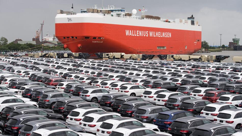 Autoterminal der BLG Logistics Group in Bremerhaven