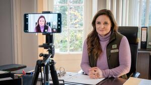 "Tierärztin Dr. Mertens: Die Zukunft ist ungeschrieben": Dr. Mertens (Elisabeth Lanz) wendet ...
