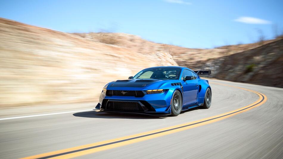 Fahransicht 2025 Ford Mustang GTD