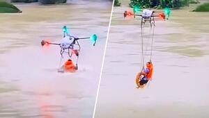 Hochwasser in Vietnam: Drohne zieht Fischer aus den Fluten