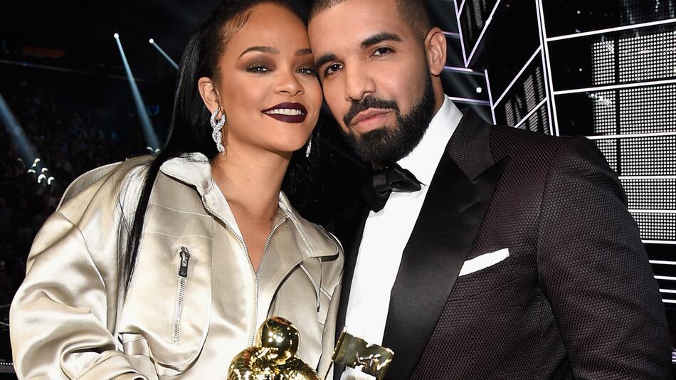 Rihanna, Drake, MTV Video Music Awards, 2016