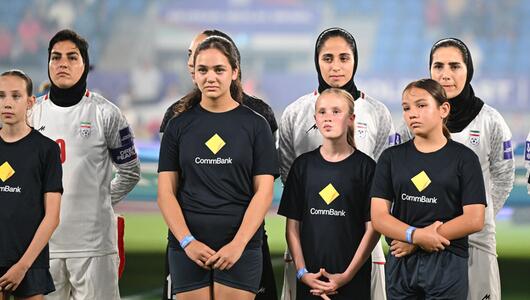 Iran-Krieg - Irans Fußballerinnen schweigen bei Nationalhymne