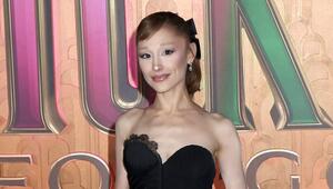 Ariana Grande präsentierte im vergangenen November ihren seitlichen Pony.