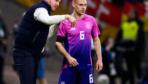 Julian Nagelsmann (l) und Joshua Kimmich