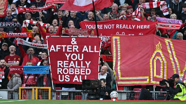 Liverpool-Fans protestieren gegen Manchester City.