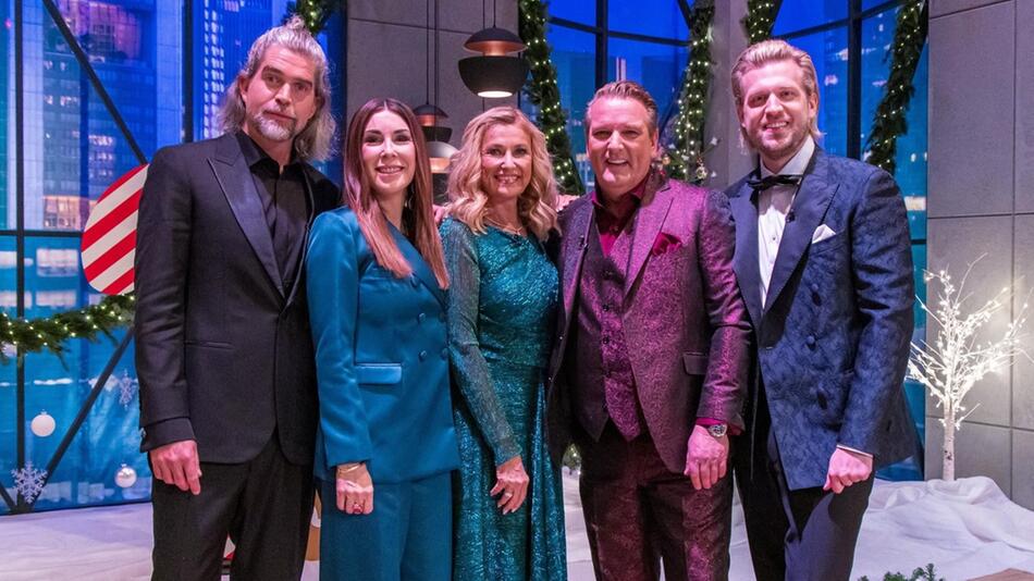 "Die Höhle der Löwen - Endlich Weihnachten": (v.l.): Nils Glagau, Judith Williams, Dagmar Wöhrl ...