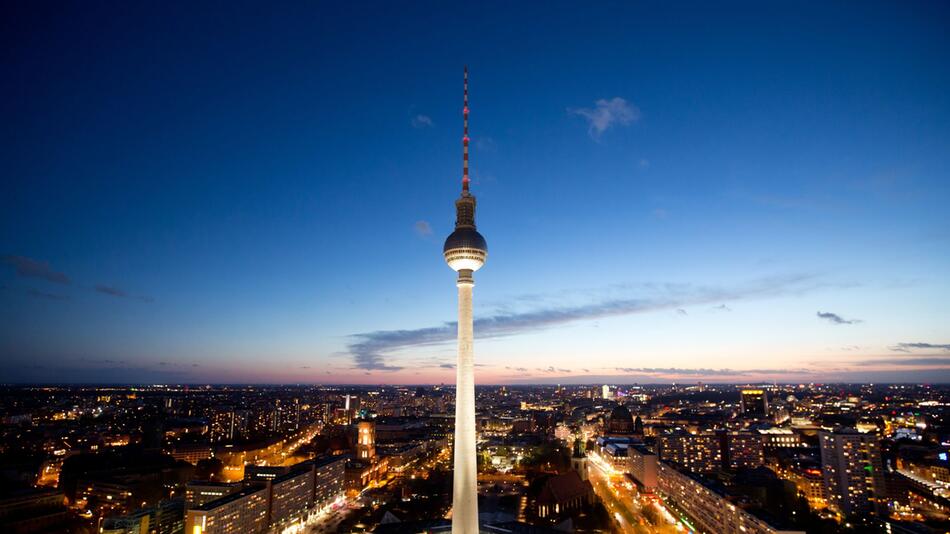 Fernsehturm am Alexanderplatz in Berlin