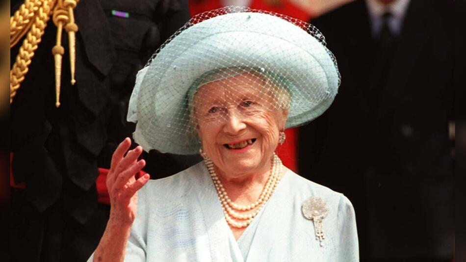 Elizabeth Bowes-Lyon, besser bekannt als Queen Mum, starb am 30. März 2002.