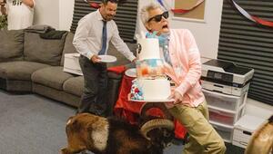 Chris Pontius (l.) und Johnny Knoxville in einer Szene aus dem neuen Film "Jackass: Einer geht ...