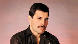 Der private Freddie Mercury wird von seinem Umfeld als schüchtern beschrieben.