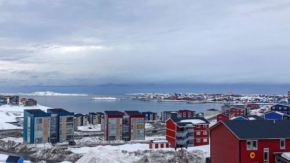 Schnee liegt in Grönlands Hauptstadt Nuuk