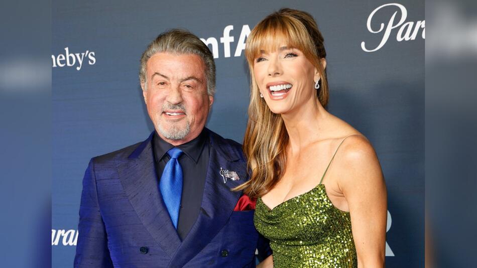 Sylvester Stallone mit seiner Ehefrau Jennifer Flavin bei der amfAR Gala im November 2024.