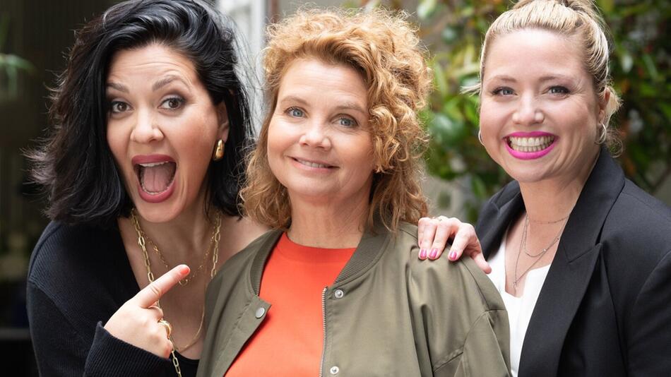 Der Cast von "Frier & 50 - Am Ende meiner Tage": Jasmin Shakeri, Annette Frier und Caroline ...