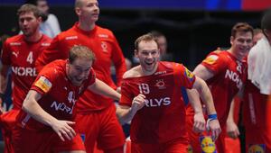 Simon Pytlick (l) und Mathias Gidsel