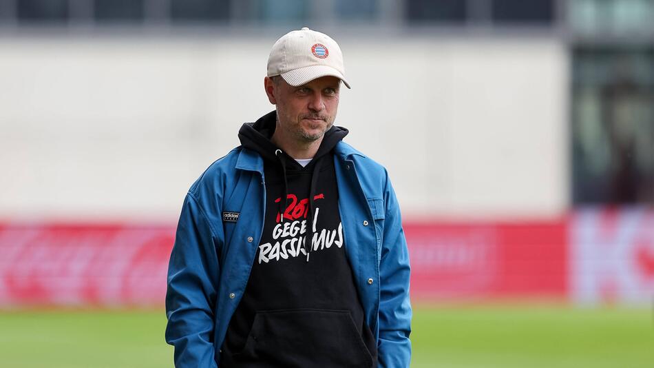 Alexander Straus hört als Trainer des FC Bayern auf.