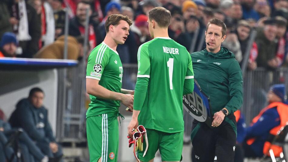 Jonas Urbig und Manuel Neuer