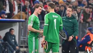 Jonas Urbig und Manuel Neuer