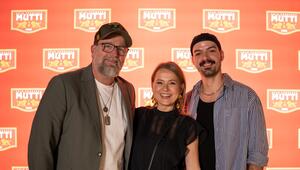 Brian Bojsen, Nova Meierhenrich und Manuel Struck (v.l.n.r.) auf dem immersiven Dinner-Event in ...