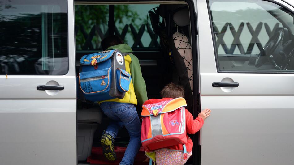Elterntaxi zur Schule