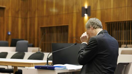 Der angeklagte Chefredakteur ist seit September vor Gericht