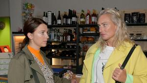 "GZSZ": Lilly (l.) lässt Maren deutlich ihre Verletzung spüren.