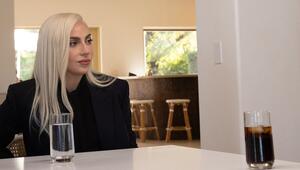 Lady Gaga nimmt in der neuen Netflix-Serie "What's Next" am Tisch mit Bill Gates Platz, um über ...