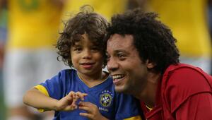 Enzo Alves (L), steht ab Januar 2026 im Profikader von Real Madrid 