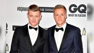 Toni (l.) und Felix Kroos führen seit 2020 gemeinsam durch den Podcast "Einfach mal Luppen".