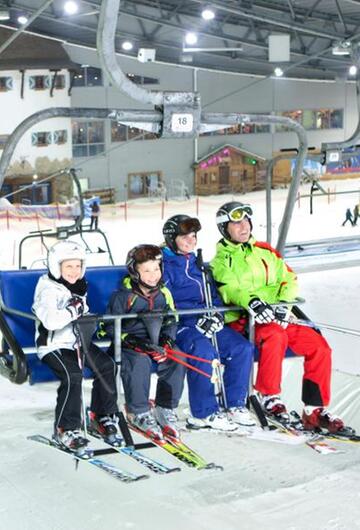 Sessellift in der Skihalle Neuss