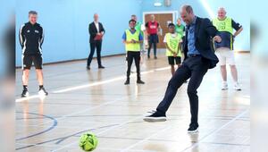 Prinz William im Leith Community Centre in Schottland.