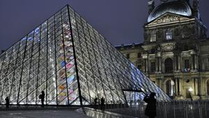 Pyramide des Louvre