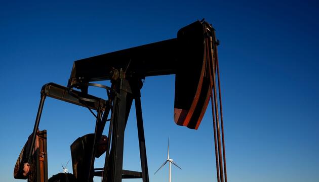 Das Verbrennen von Öl befeuert die Erderhitzung