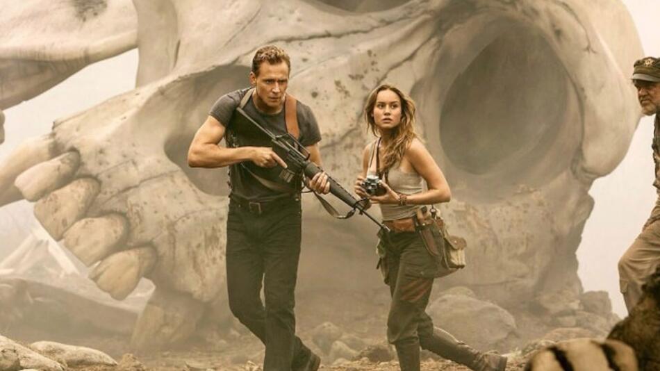 "Kong: Skull Island": James Conrad (Tom Hiddleston, l.) und Mason Weaver (Brie Larson) legen ...