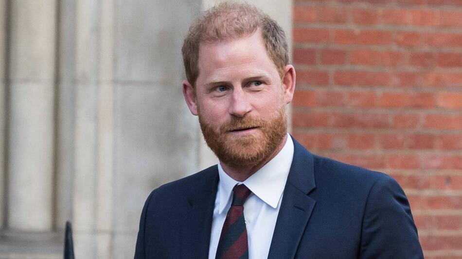 Prinz Harry blickte in einem TV-Interview auf einen besonderen Tag in seiner Kindheit zurück.
