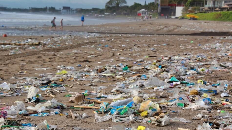 Plastikmüll am Strand