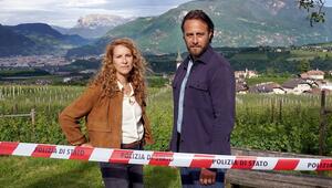 "Der Bozen-Krimi: Rebenblut": "Capo" Sonja Schwarz (Chiara Schoras, l.) und ihr Kollege Jonas ...