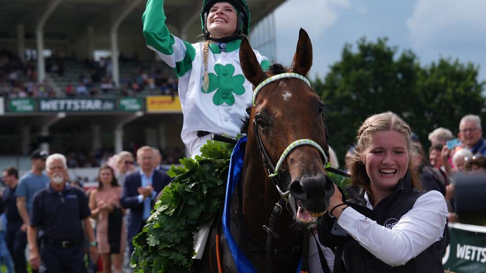 Nina Baltromei gewinnt deutsches Galopp-Derby